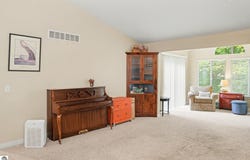 1149 Tanager, Kalamazoo, MI 49009