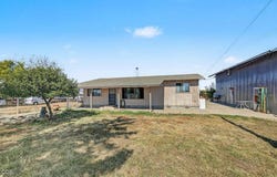1745 E Gregory, Central Point, OR 97502