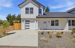 1251 brown, Woodburn, OR 97071