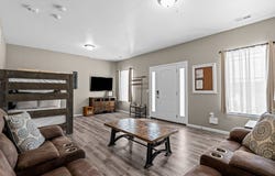 215 N 3rd Street, Branson, MO 65616