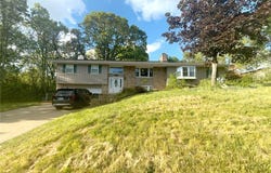 83 Watson Lane, Belpre, OH 45714