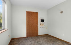 2192 Doe Lake Rd, Munising, MI 49862