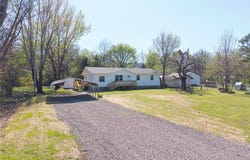 513 E Adams, Midland, AR 72945