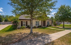 9016 Naples Cove, Benton, AR 72019