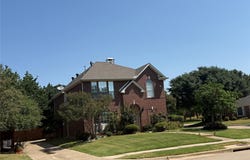 211 Moss Hill Road, Irving, TX 75063