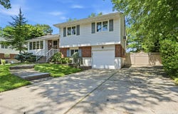 95 Miller Boulevard, Syosset, NY 11791