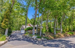14 Locust Avenue, East Setauket, NY 11733