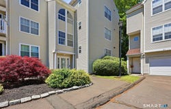 2390 State Street, Hamden, CT 06517
