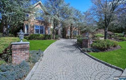 8 Willow Drive, Englewood Cliffs, NJ 07632