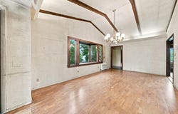 75 Weaving Lane, Wantagh, NY 11793