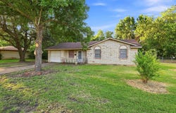 1008 Yeager Street, Honey Grove, TX 75446