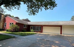 821 2nd Ave NE, Clarion, IA 50525