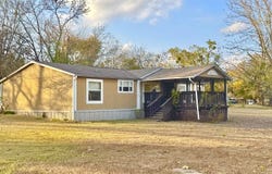 106 Bowden, Gladewater, TX 75647