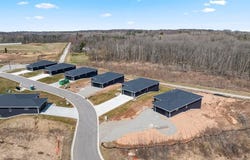 4001 ANTWERP Avenue, HOWARD, WI 54313-7518