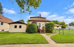 1311 10th St S, Virginia, MN 55792