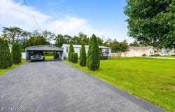 171 E Memorial Drive, Jacksboro, TN 37757