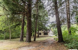 5924 E Sternberg Road, Fruitport, MI 49415