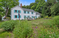 1 Back Hill Street, Bowdoinham, ME 04008