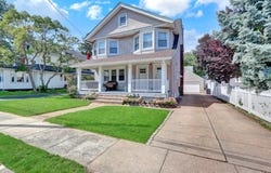 53 Watts Place, Lynbrook, NY 11563