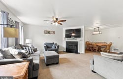 246 SPRING VALLEY WAY, ASTON, PA 19014