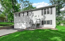 8910 Memory Trail, Wonder Lake, IL 60097