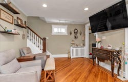 17 Everett Street, Lynbrook, NY 11563