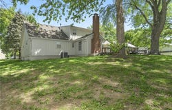 213 Juniper Street, Lee's Summit, MO 64064