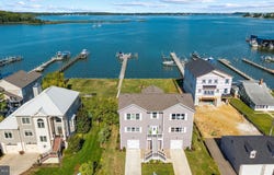 3675 1ST Avenue, EDGEWATER, MD 21037