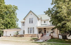 600 W River Street, Ozark, AR 72949