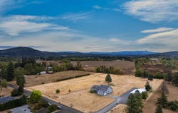 885 Hillview Dr, Lebanon, OR 97355