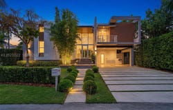 625 Curtiswood Dr, Key Biscayne, FL 33149