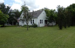 901 N Main St, Elgin, TX 78621