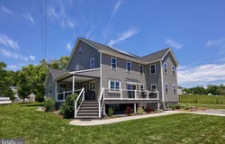 212 CEDAR Drive, LEOLA, PA 17540