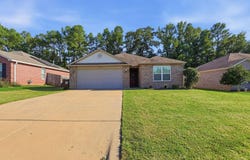 1089 Meadows Edge Drive, Alexander, AR 72002