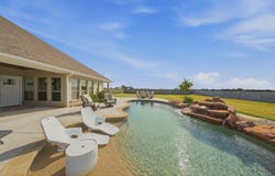 568 Crow Road, Whitesboro, TX 76273