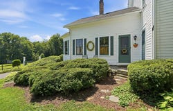 295 Old Post Rd, Worthington, MA 01098