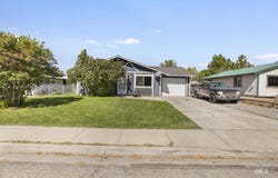 818 19th Ave E, Jerome, ID 83338