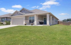 121 Bunting Ln, Bertram, TX 78605
