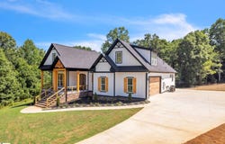 574 Paramount Drive, Seneca, SC 29678