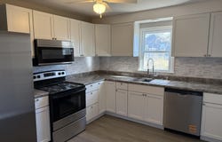 534 Seargent Ave, Marshall, MO 65340