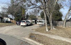 806 Plumpton Dr, Austin, TX 78745