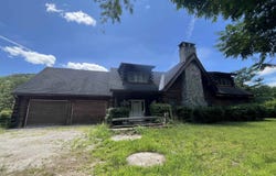 1104 Main Street, Cavendish, VT 05142