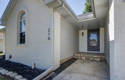 210 E Robin Road, Clever, MO 65631