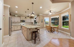 2440 Crescent Moon Court, Redding, CA 96001