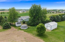 924 Dows St, Garretson, SD 57030