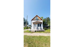 1003 Adams Ave, Sault Ste Marie, MI 49783