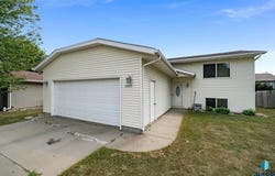 4509 W Oregon St, Sioux Falls, SD 57107