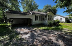 204 State Route 25, Bloomfield, MO 63825