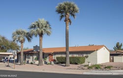1031 S La Pera, Green Valley, AZ 85614