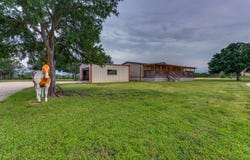 337 DEWEY LN, Seguin, TX 78155